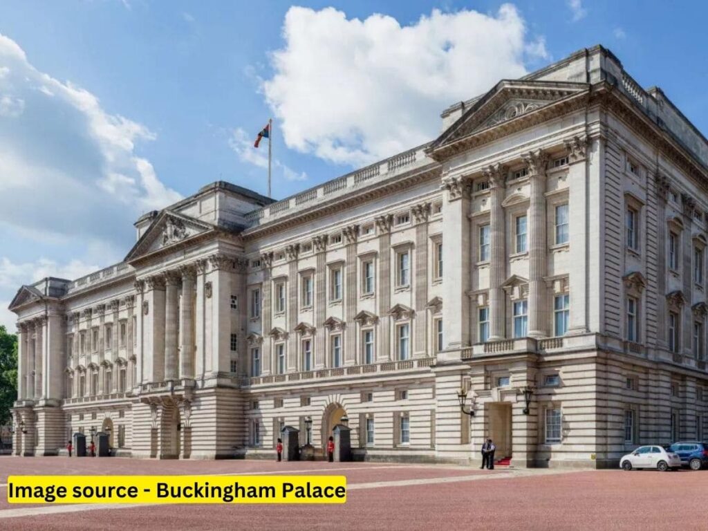 Buckingham Palace – #Rank 1 Top 5 Best Places to Visit in London